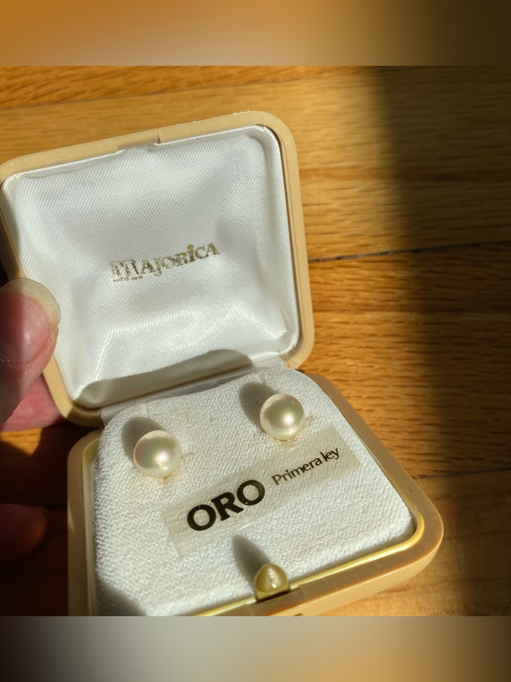 Vintage Majorica Pearl Stud Earrings 18k Yellow Gold | ORO Primera Ley Box | EUC - Picture 2 of 9